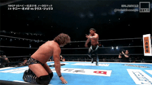 Huyền thoại WWE thất bại khi thách thức nhà vô địch tại Nhật